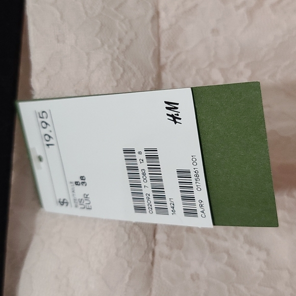 Lace skirt - Picture 3 of 3